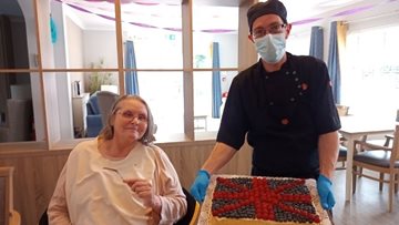 Boston care home chef makes beautiful Union Jack cake for VE Day